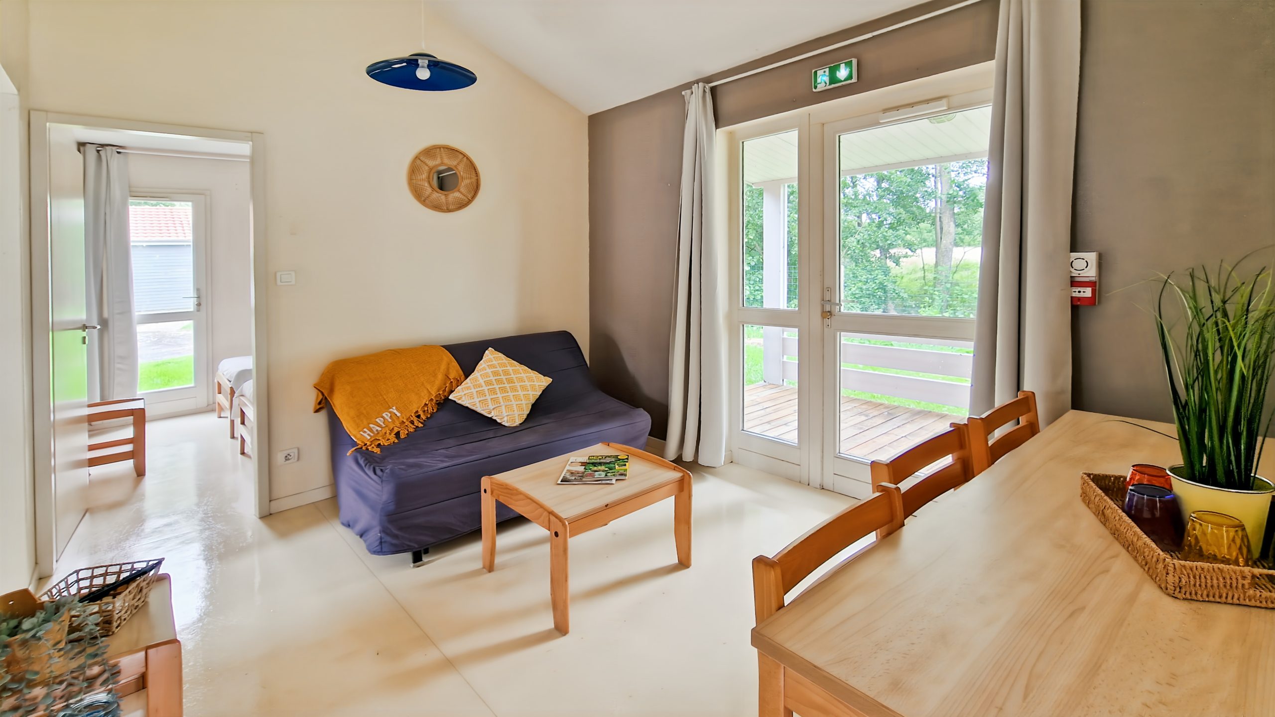 Intérieur de chalet, espace repas