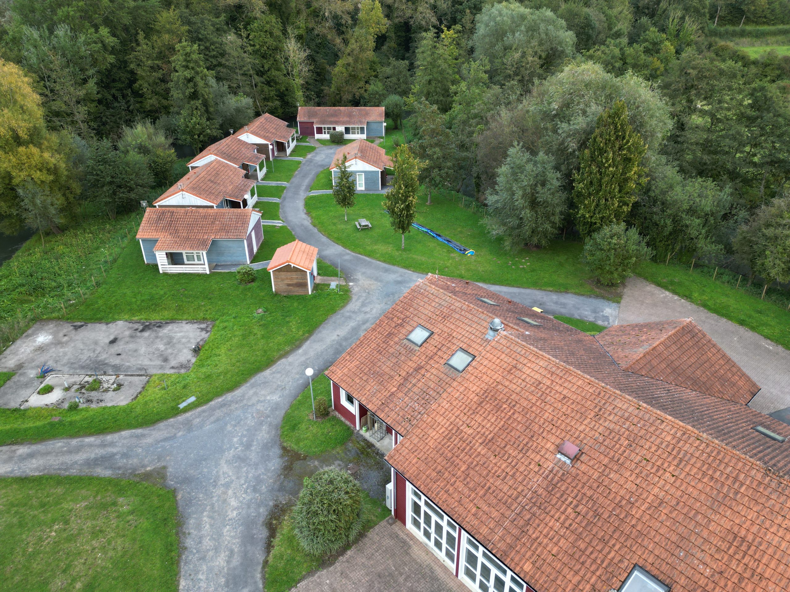 Vue aérienne des extérieurs du Village de l’Authie